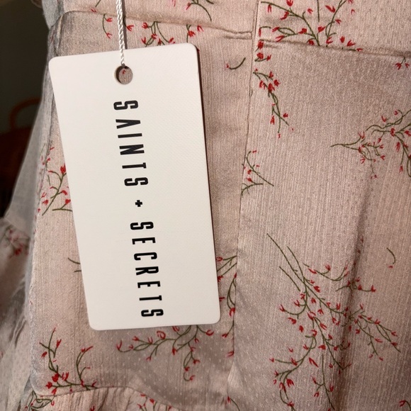 Saints + Secrets Champagne Floral Ruffled Mini Dress - Size Large NWT - Picture 8 of 8